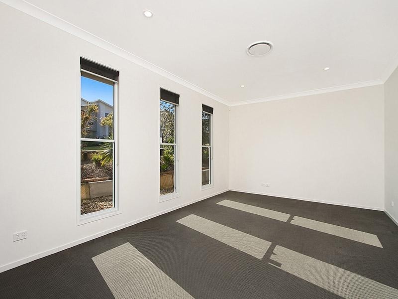 5 Dennis Vale Drive, Daisy Hill QLD 4127