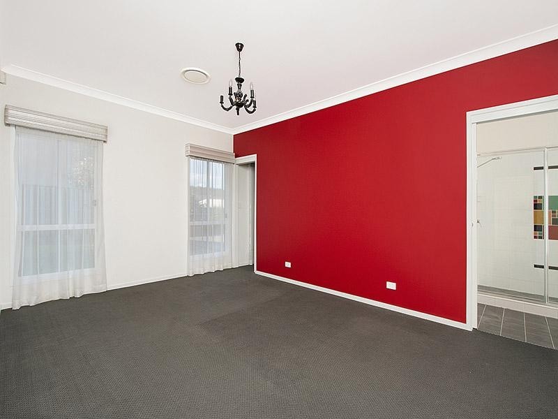 5 Dennis Vale Drive, Daisy Hill QLD 4127
