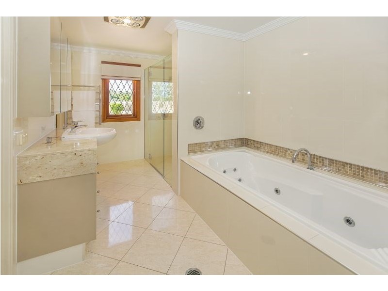 407 Springwood Road, Springwood QLD 4127