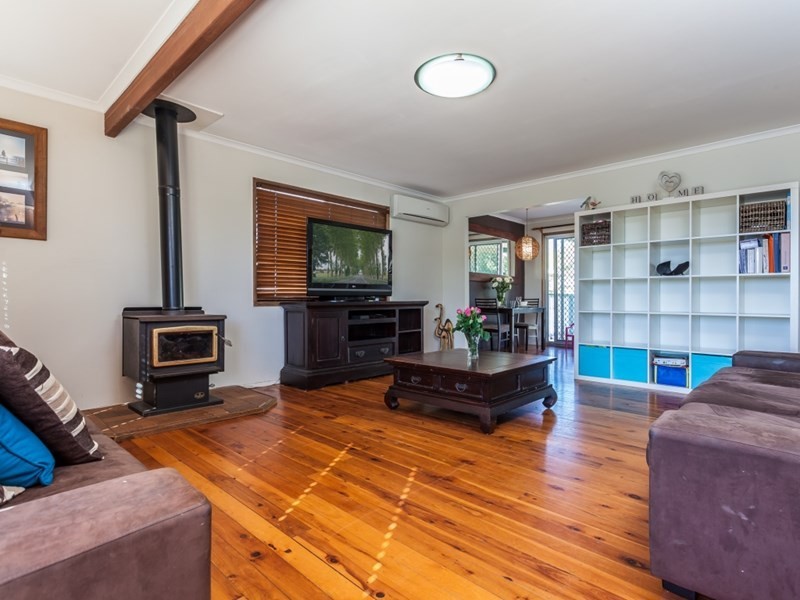 8 Dewar Drive, Loganholme QLD 4129