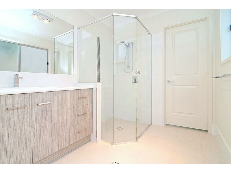 15 Baxton Place, Shailer Park QLD 4128