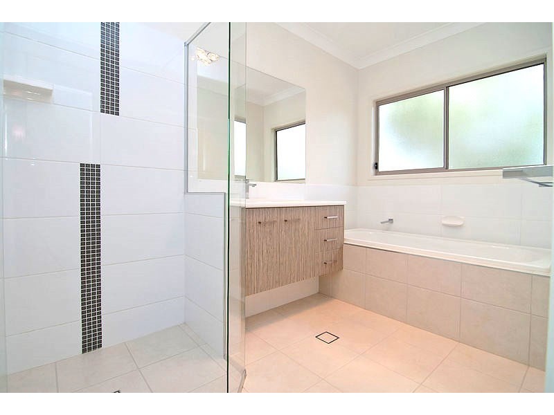 15 Baxton Place, Shailer Park QLD 4128
