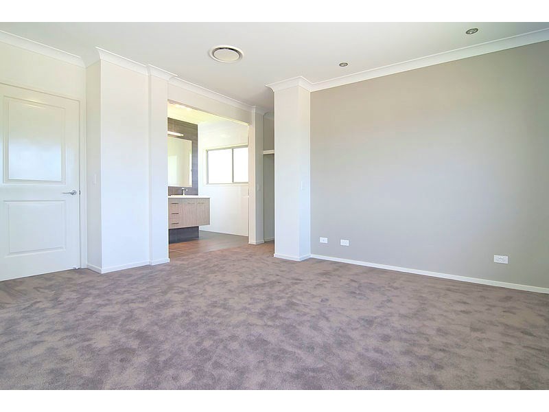 15 Baxton Place, Shailer Park QLD 4128