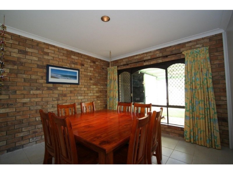 16 Juanita Grove, Springwood QLD 4127