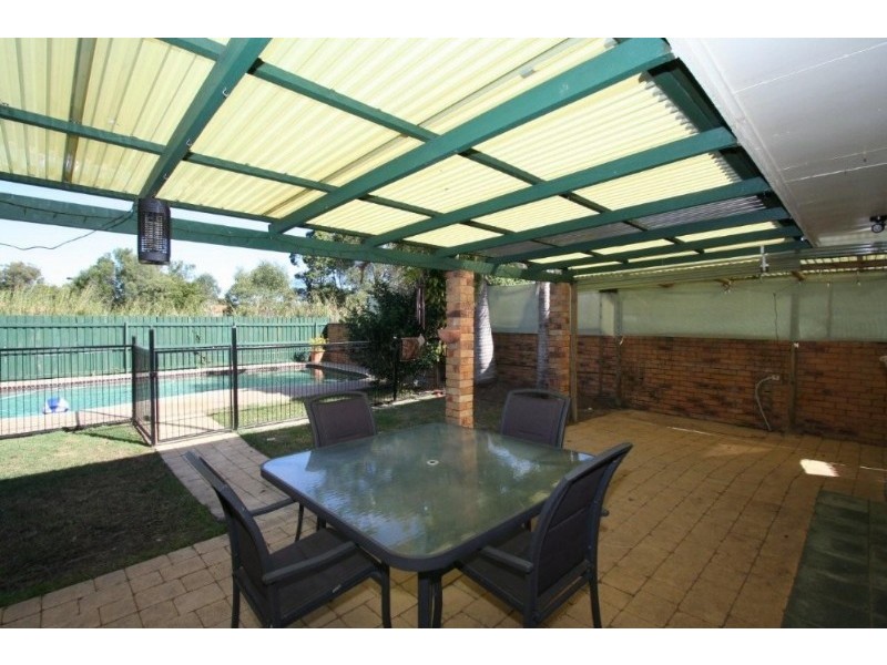 16 Juanita Grove, Springwood QLD 4127