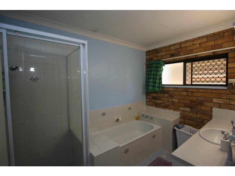 16 Juanita Grove, Springwood QLD 4127