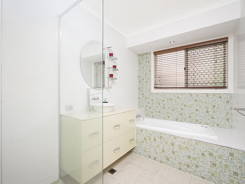 1 Mangaroon Court, Shailer Park QLD 4128