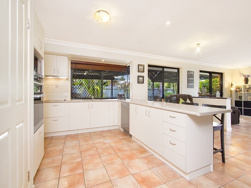 6 Mulde Place, Meadowbrook QLD 4131