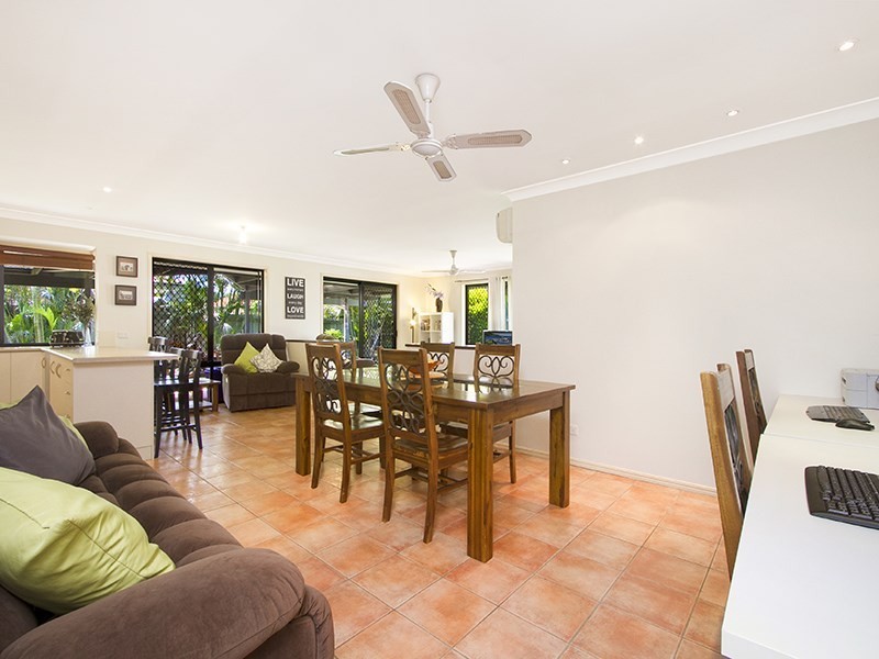 6 Mulde Place, Meadowbrook QLD 4131