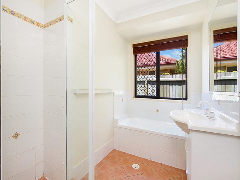 6 Mulde Place, Meadowbrook QLD 4131