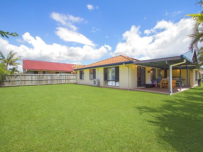 6 Mulde Place, Meadowbrook QLD 4131