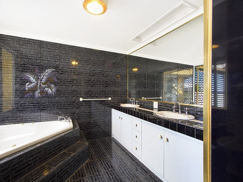 2 Langi Court, Shailer Park QLD 4128