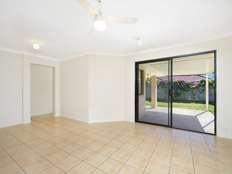 3 Dunne Court, Meadowbrook QLD 4131