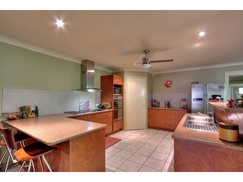 27 Camballin Court, Shailer Park QLD 4128
