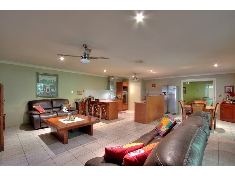 27 Camballin Court, Shailer Park QLD 4128