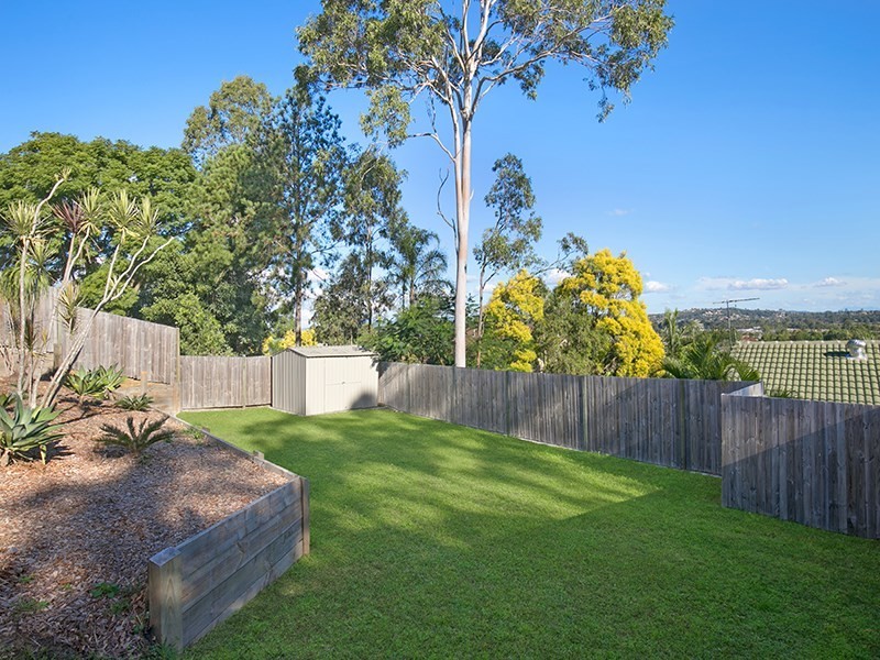 29 Cowra Street, Tanah Merah QLD 4128