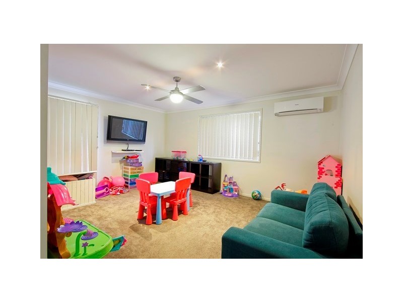 24 Easy Street, Loganholme QLD 4129