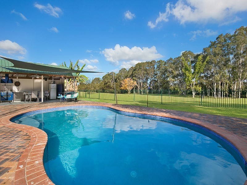8 Riviera Court, Cornubia QLD 4130