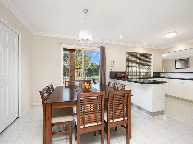 8 Riviera Court, Cornubia QLD 4130