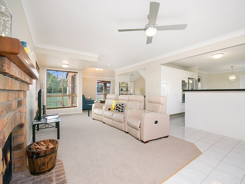 8 Riviera Court, Cornubia QLD 4130