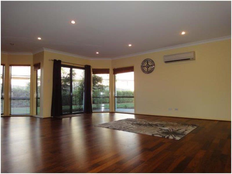 16 Easy Street, Loganholme QLD 4129