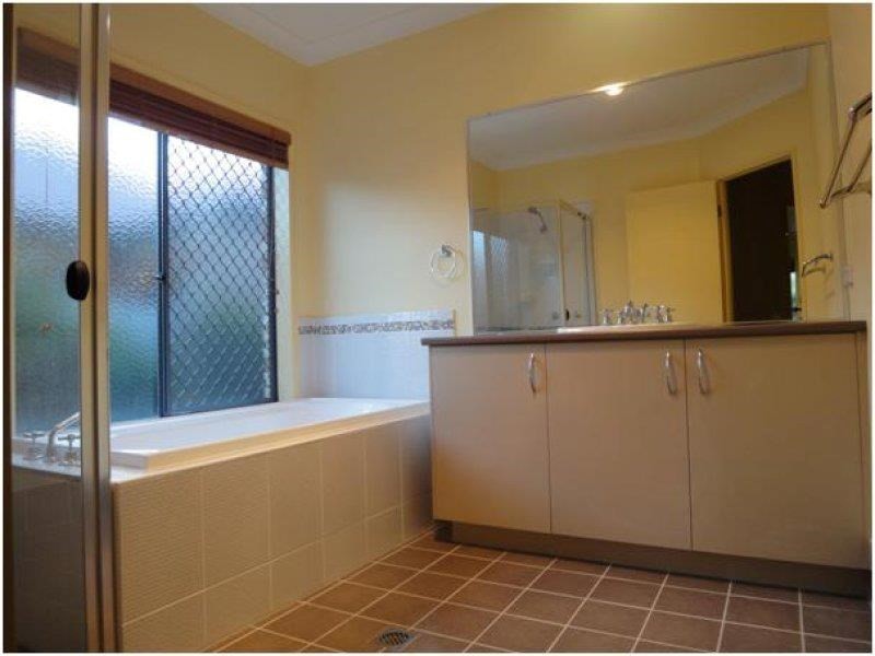 16 Easy Street, Loganholme QLD 4129