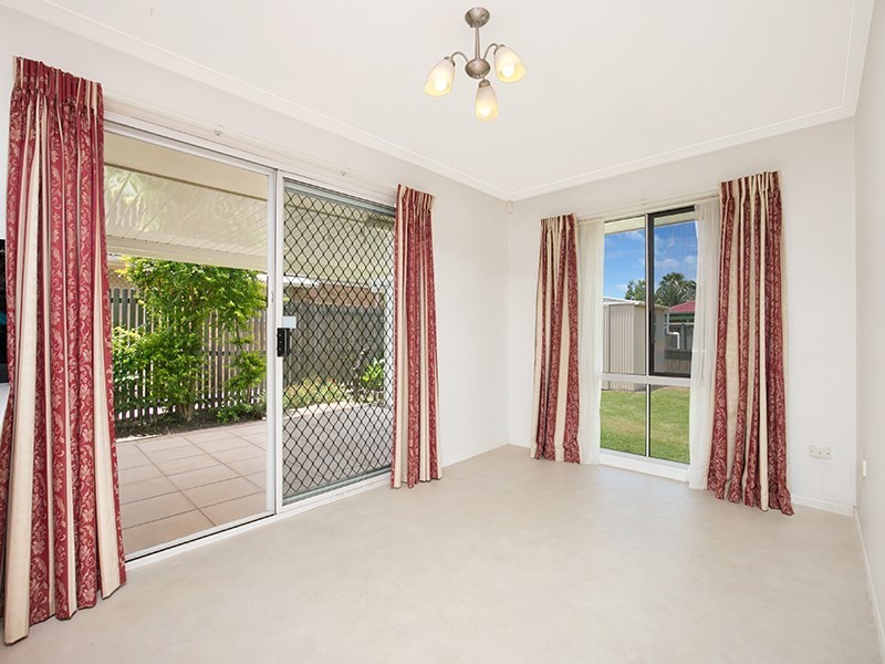 74 Tansey Drive, Tanah Merah QLD 4128