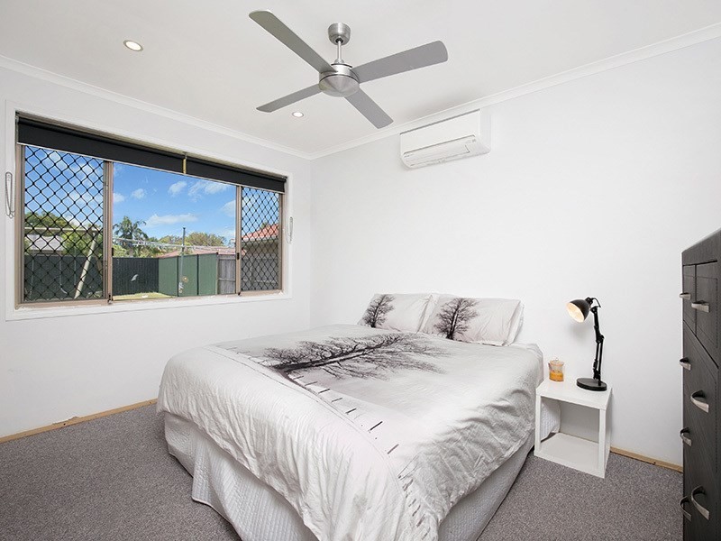 2 Pantai Place, Tanah Merah QLD 4128