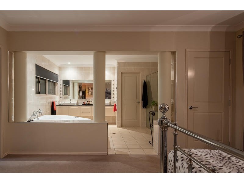 11 Fleay Street, Redland Bay QLD 4165