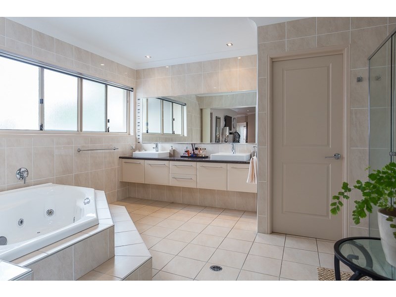 11 Fleay Street, Redland Bay QLD 4165