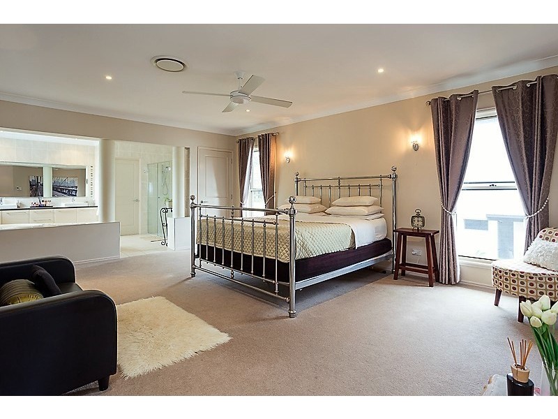 11 Fleay Street, Redland Bay QLD 4165