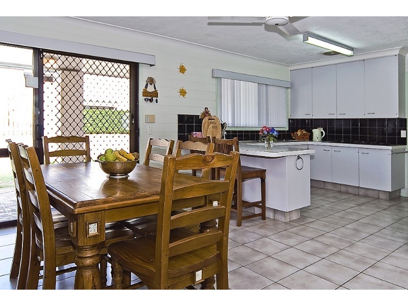 4 Wootton Crescent, Springwood QLD 4127