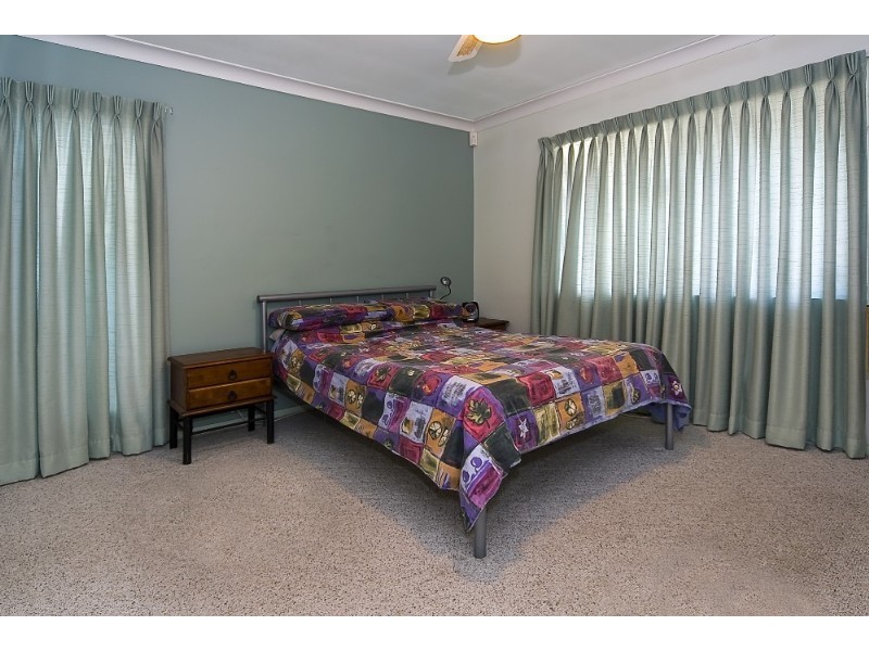 4 Wootton Crescent, Springwood QLD 4127