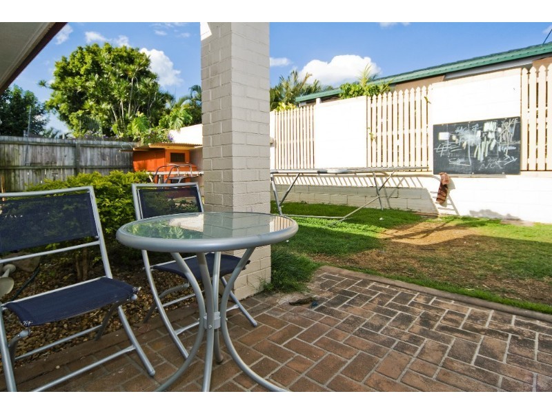 4 Wootton Crescent, Springwood QLD 4127
