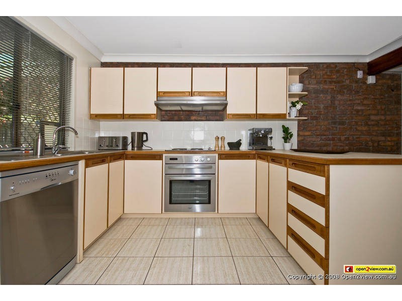 9 Willow Street, Woodridge QLD 4114