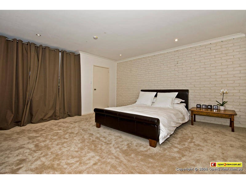 9 Willow Street, Woodridge QLD 4114