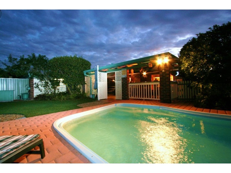 8 Columbia Street, Springwood QLD 4127