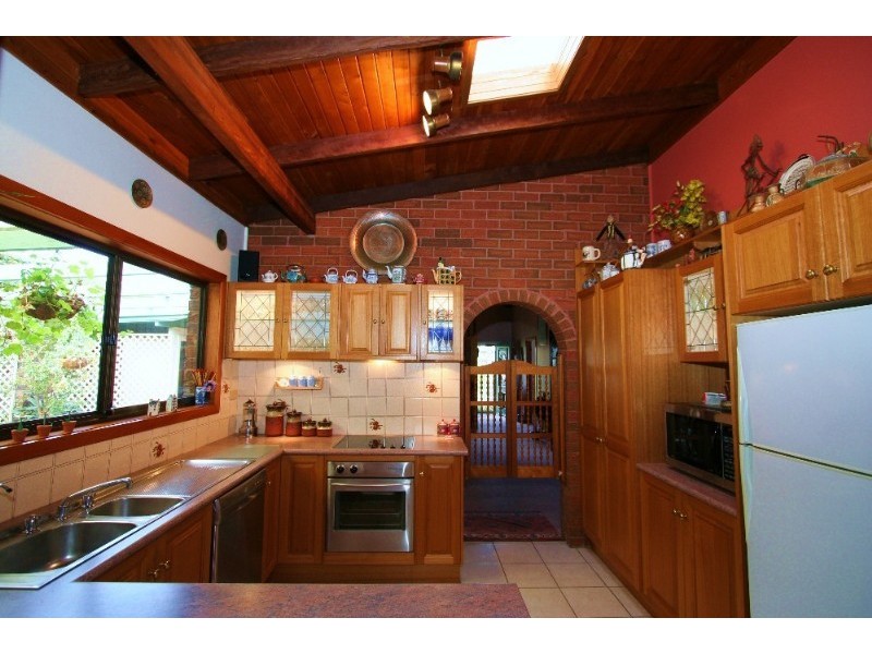 8 Columbia Street, Springwood QLD 4127