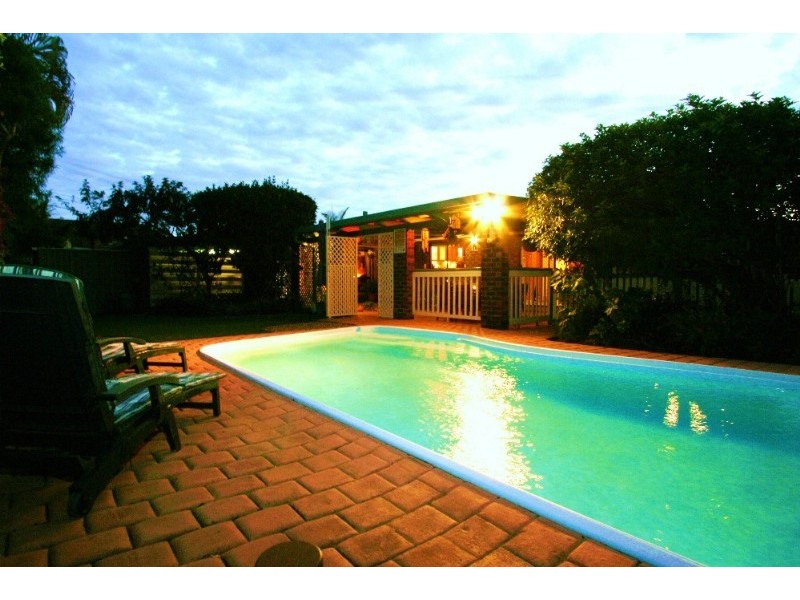 8 Columbia Street, Springwood QLD 4127