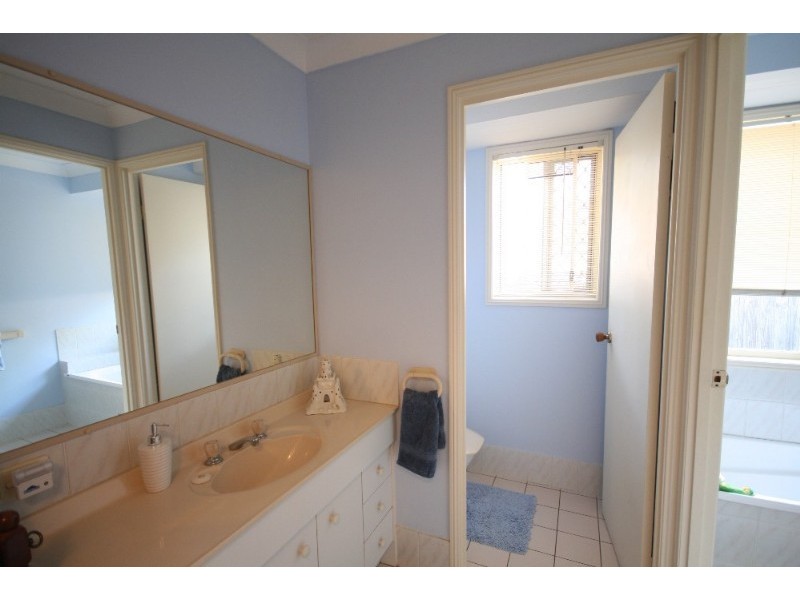 6 Spica Court, Tanah Merah QLD 4128