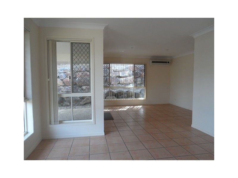 14/1 Mountain View Crescent, Mount Warren Park QLD 4207