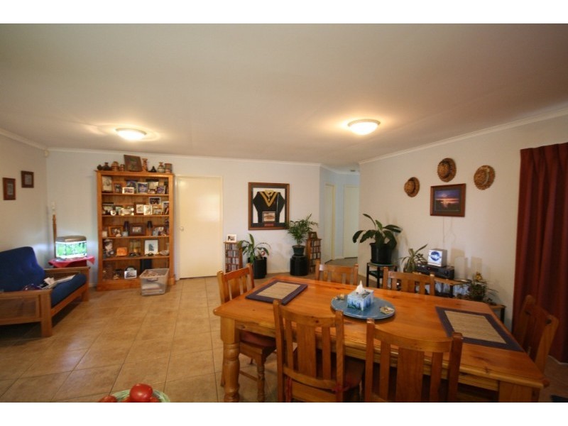 9 Ambat Court, Tanah Merah QLD 4128