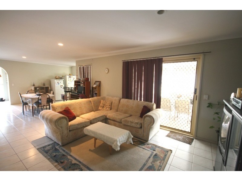 28 Loffs Road, Loganholme QLD 4129