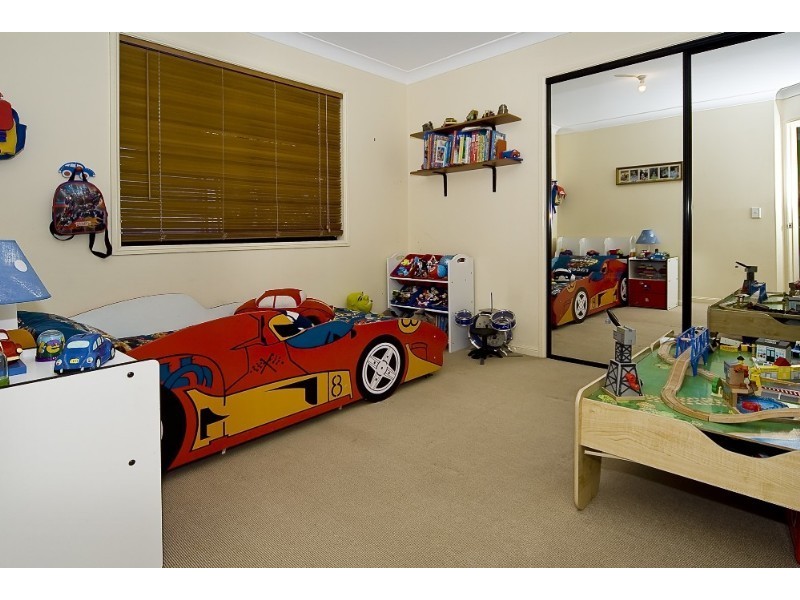 30 Sabak Street, Tanah Merah QLD 4128