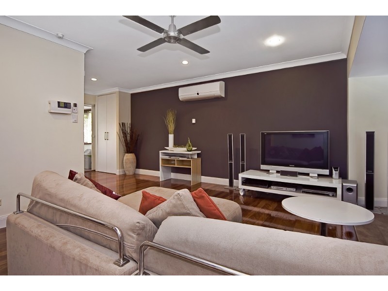 16 Roseland Avenue, Rochedale South QLD 4123