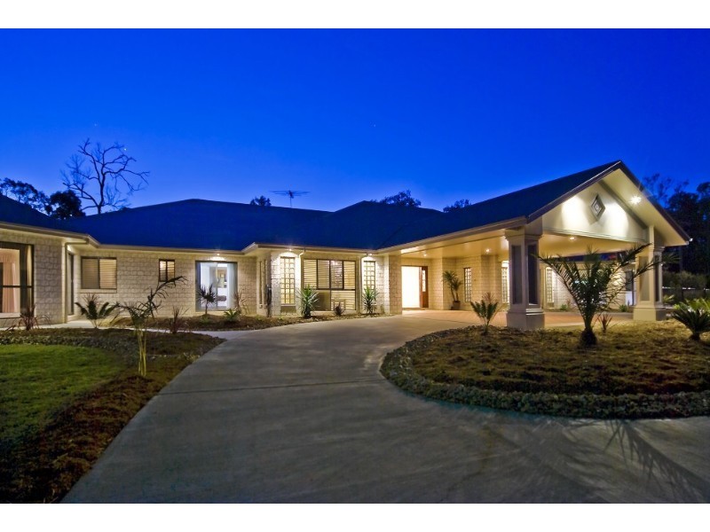 1 Honeysuckle Court, Cornubia QLD 4130