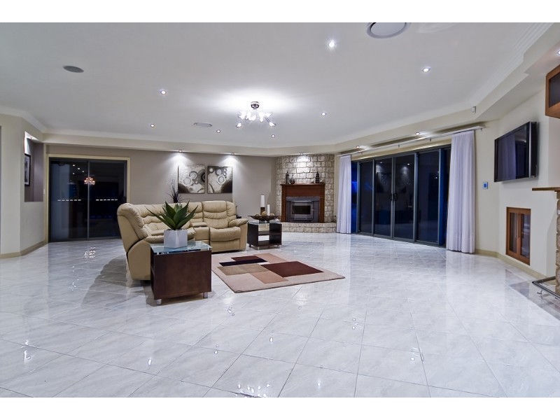 1 Honeysuckle Court, Cornubia QLD 4130