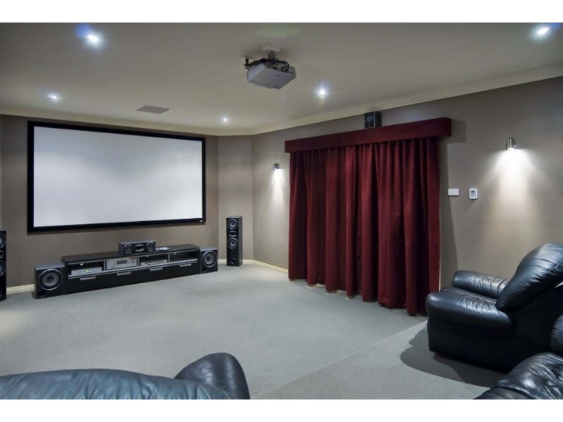 1 Honeysuckle Court, Cornubia QLD 4130