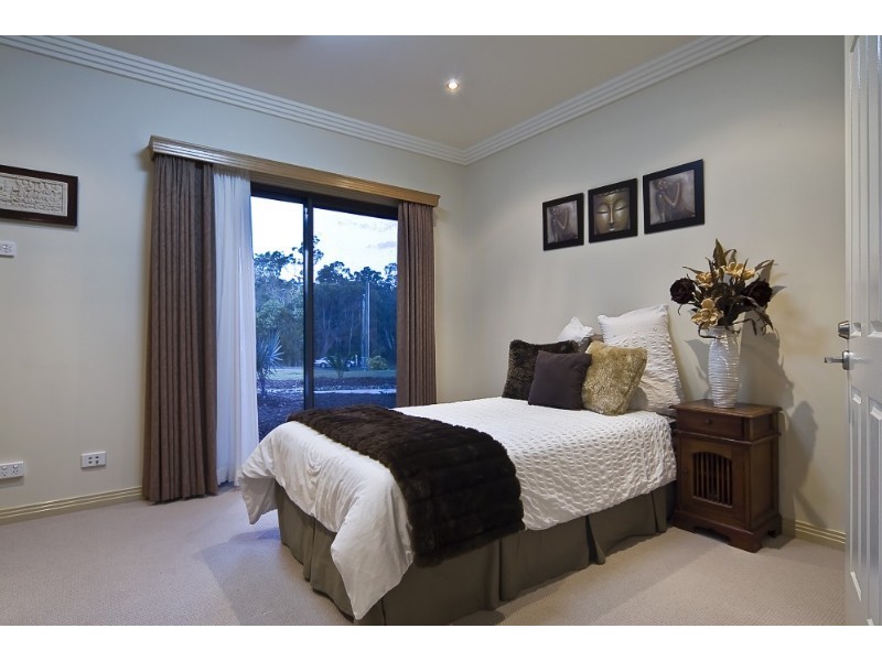 1 Honeysuckle Court, Cornubia QLD 4130