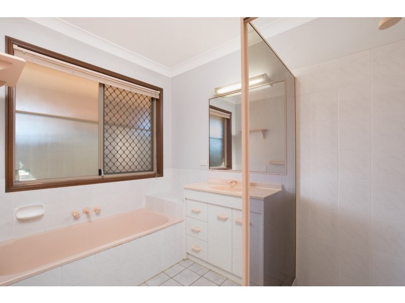 20 Mattes Place, Meadowbrook QLD 4131